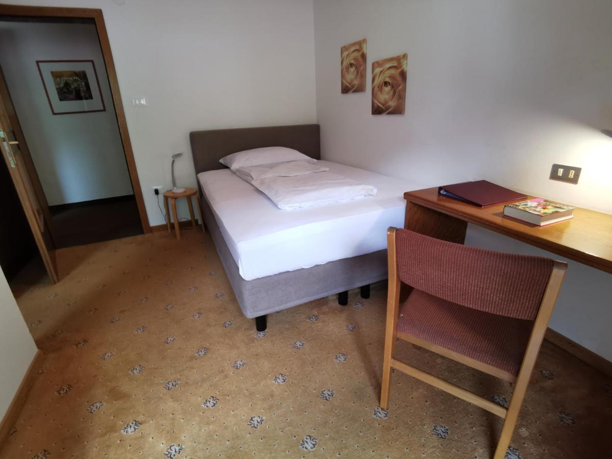 Garni Weghueb Bed & Breakfast Rabla Bagian luar foto
