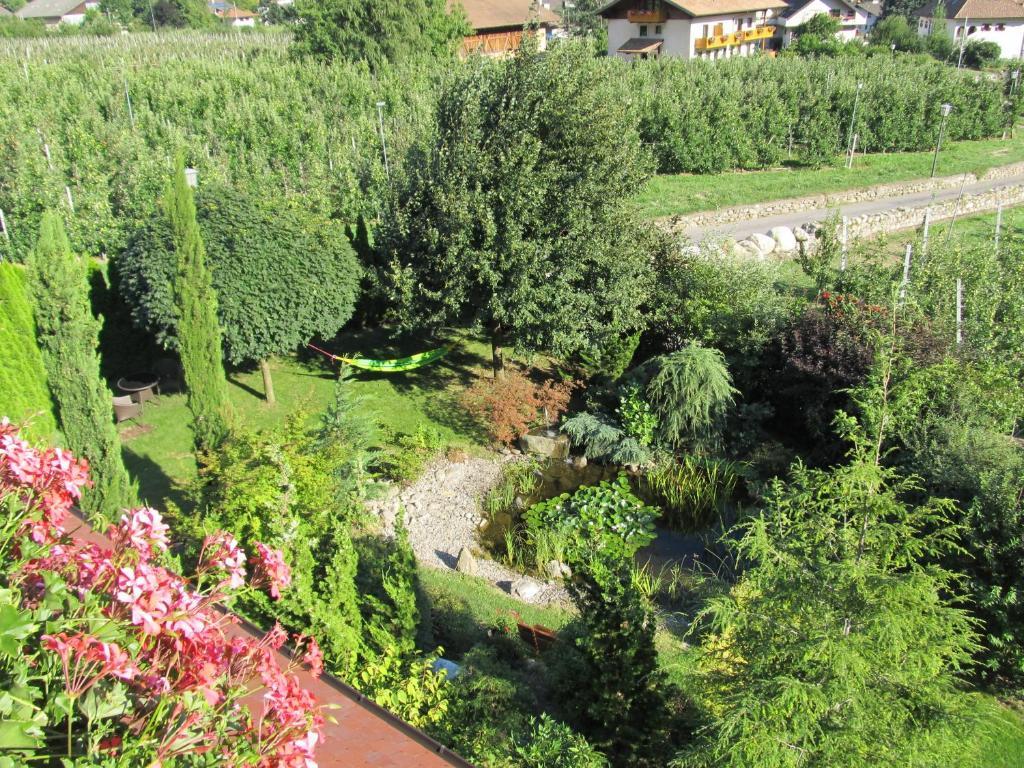 Garni Weghueb Bed & Breakfast Rabla Bagian luar foto